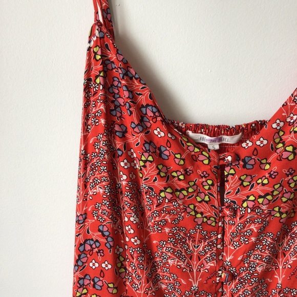 Abel the Label Lola dress, ruffle hem. Back cutout. - Picture 5 of 11